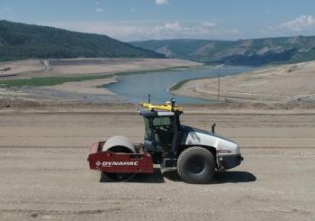 An autonomous Dynapac soil compactor equipped with Trimble control technology has been used on a working construction site in Canada